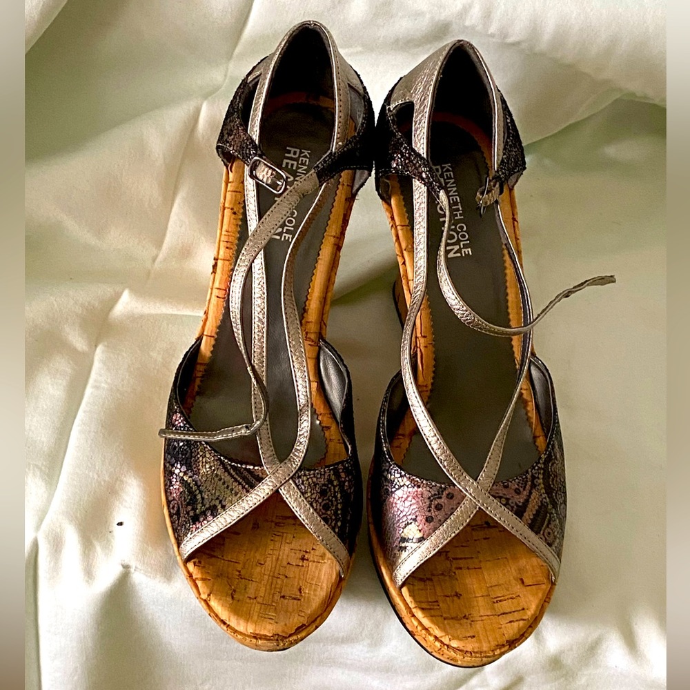 Cork is in! Perfect for summer sandals. Very comfy, super cute, gently used.